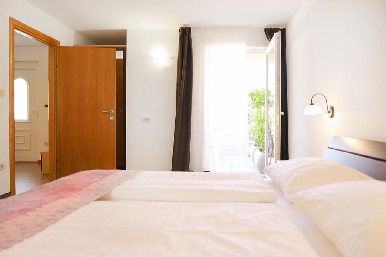 Hotel Villa Margaret Malinska Esterno foto