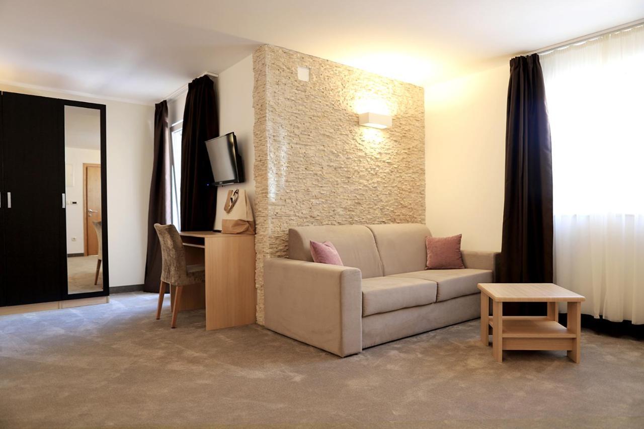 Hotel Villa Margaret Malinska Esterno foto