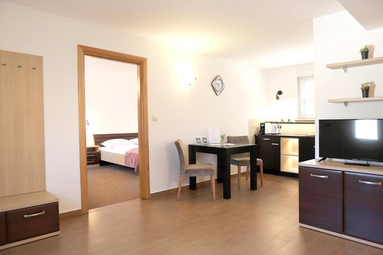 Hotel Villa Margaret Malinska Esterno foto