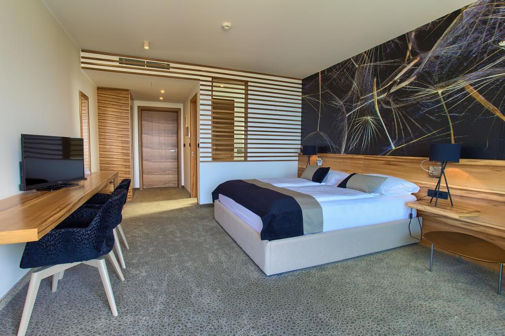 Hotel Villa Margaret Malinska Esterno foto